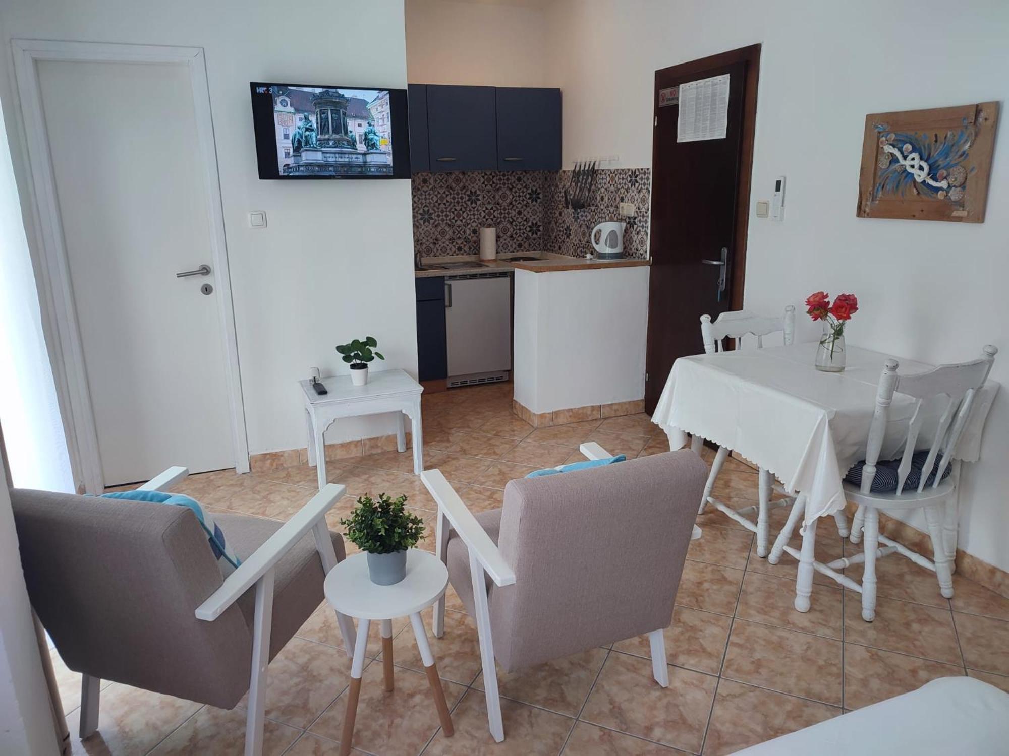 House Kapetanovic Hotel Palit Room photo