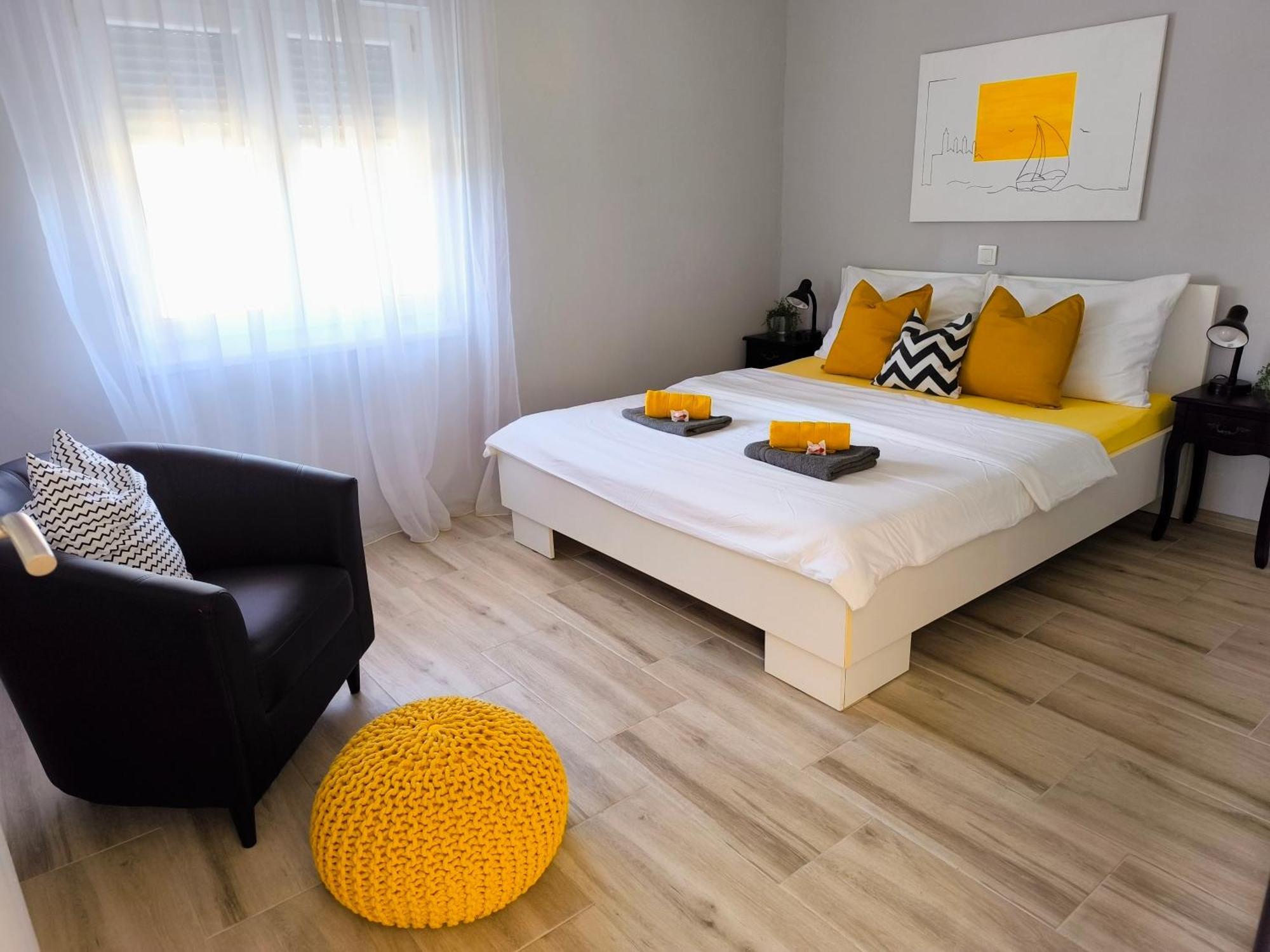 House Kapetanovic Hotel Palit Exterior photo